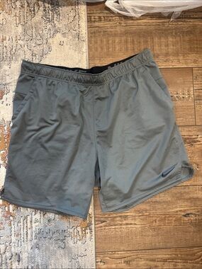 Nike Men's Athletic Shorts in Gray